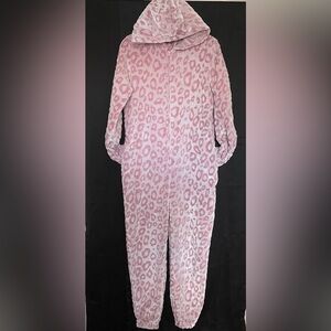 Leopard print onesie💕